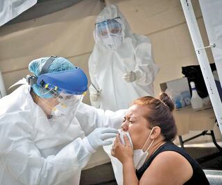 Trabajadores del IMSS acusan fallas en servicios de laboratorio contratados a sobreprecio