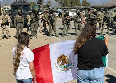 Realizan redada en granjas agrícolas en Camarillo, California; manifestantes se enfrentan a agentes de la Patrulla Fronteriza