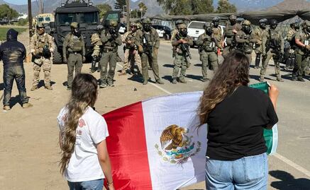 Realizan redada en granjas agrícolas en Camarillo, California; manifestantes se enfrentan a agentes de la Patrulla Fronteriza 