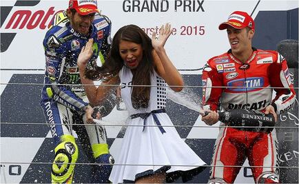 ¡Más líder que nunca! Rossi vuelve a ganar