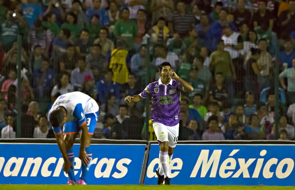Silvio Romero se convirtió en el héroe del encuentro, al anotar los dos goles de los chiapanecos, uno de ellos de penalti (ERNESTO PÉREZ. IMAGO7)