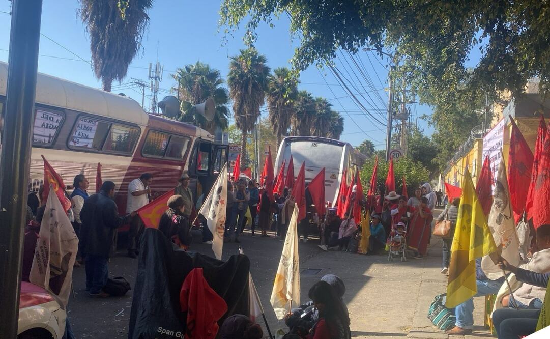 Bloqueo de manifestantes frente a la Sedatu. Foto: Especial