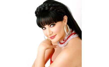 Alejandra Ávalos sigue en contacto con su público pese al coronavirus