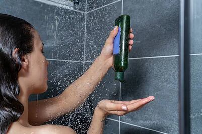 Para qué sirve el shampoo clarificante