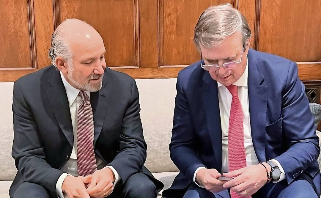 Howard Lutnick, secretario de Comercio de EU, y Marcelo Ebrard, ayer en una reunión en Washington. Foto: Tomada de X