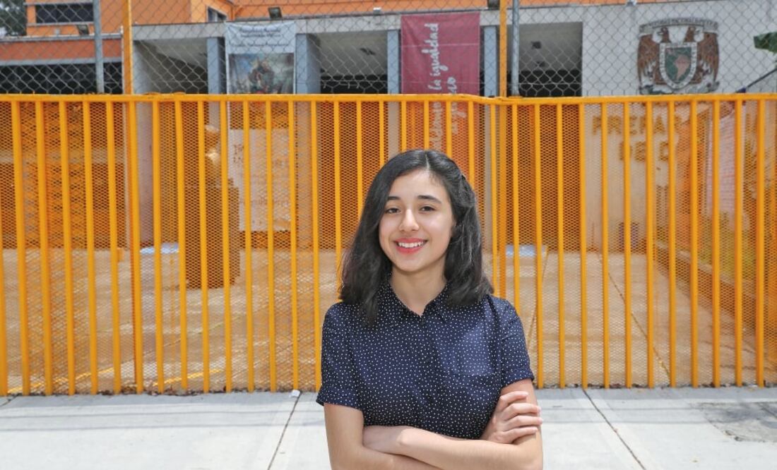 Desde niña, cuando Teresita veía Los Caballeros del Zodiaco en la televisión, surgió su interés por explorar el espacio, por lo que planea estudiar Astrofísica. (FOTOS: JUAN CARLOS REYES. ELUNIVERSAL)