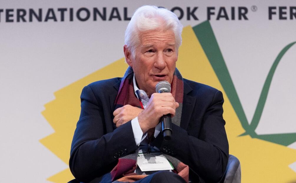 El actor Richard Gere entusiasma a las y los asistentes al Auditorio Juan Rulfo de la Feria Internacional del Libro (FIL) de Guadalajara. 
FOTO: Hugo Salvador/EL UNIVERSAL.