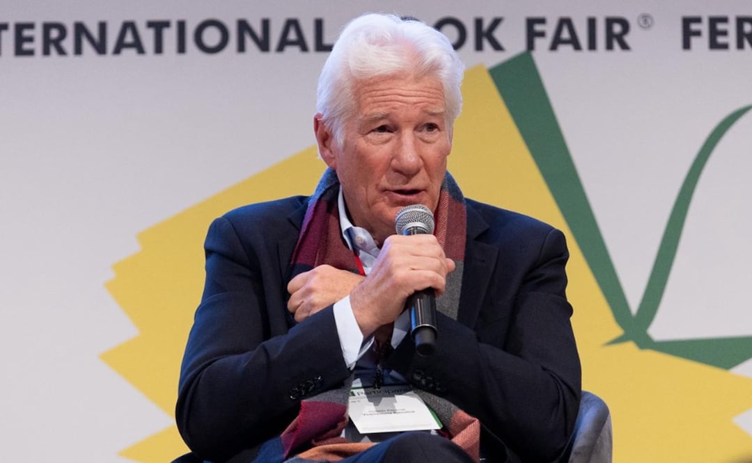 El actor Richard Gere entusiasma a las y los asistentes al Auditorio Juan Rulfo de la Feria Internacional del Libro (FIL) de Guadalajara. 
FOTO: Hugo Salvador/EL UNIVERSAL.