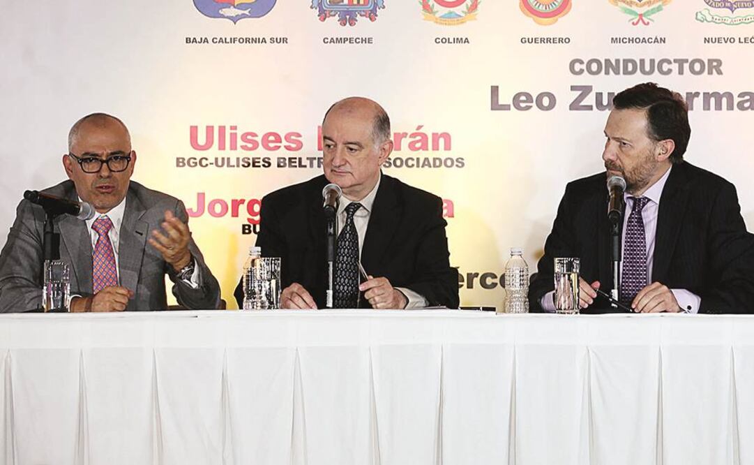 Jorge Buendía, Roy Campos y Leo Zuckerman, durante una conferencia para hablar sobre el proceso electoral