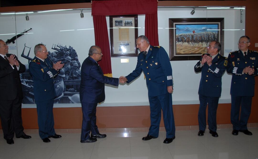 Donan pistola de general revolucionario a Museo del Ejército