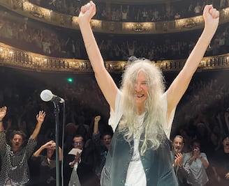 Patti Smith es dada de alta tras hospitalización de emergencia en Italia