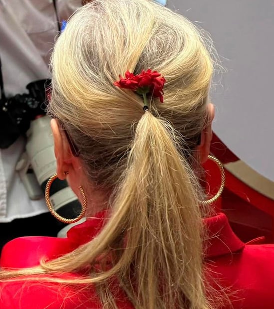 El detalle que hizo la diferencia en el look de Meryl Streep. Foto: Instagram @elle_mexico @jordilrivas