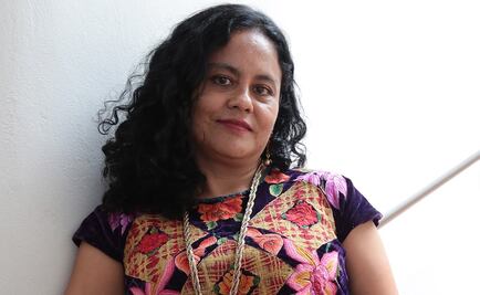 Los poetas denunciamos a través de la palabra: Natalia Toledo