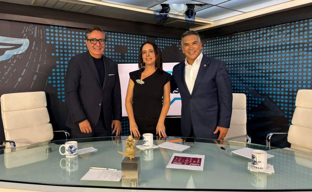 Alito Moreno junto al Director General Editorial de EL UNIVERSAL David Aponte y la columnista Maite Azuela en Con los de Casa (24/09/2025). Foto: Paola Reyes/ EL UNIVERSAL