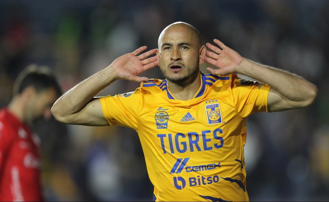 Carlos González celebrando un gol con los Tigres - FOTO: Imago7