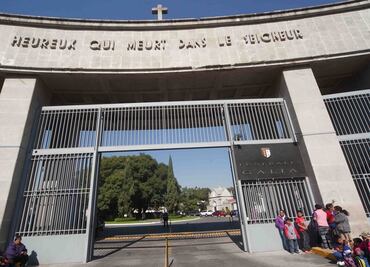 Delegación MH acuerda proteger a gatos de Panteón Francés