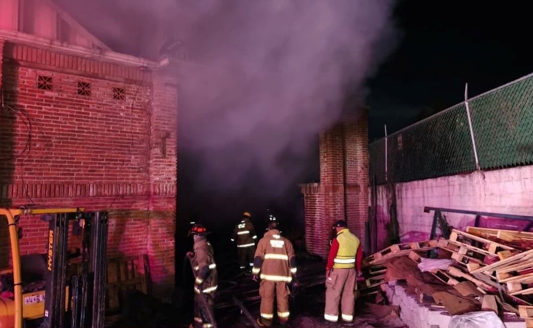 Incendio de fábrica en Teotihuacán. Foto: especial