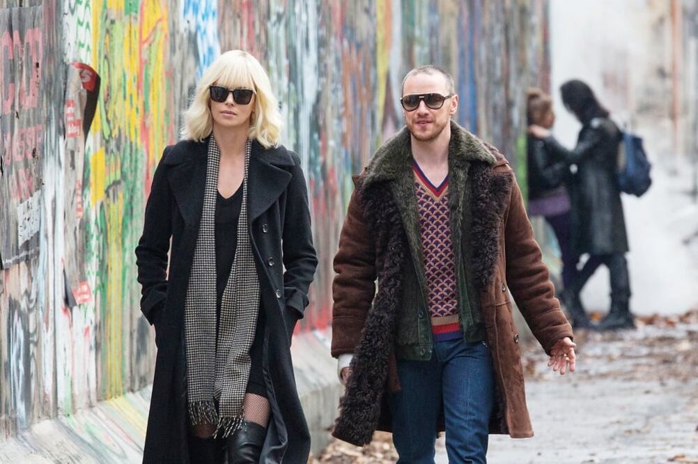 David Leitch crea un filme de ritmo trepidante en Atómica (FOTOS: CORTESÍA)