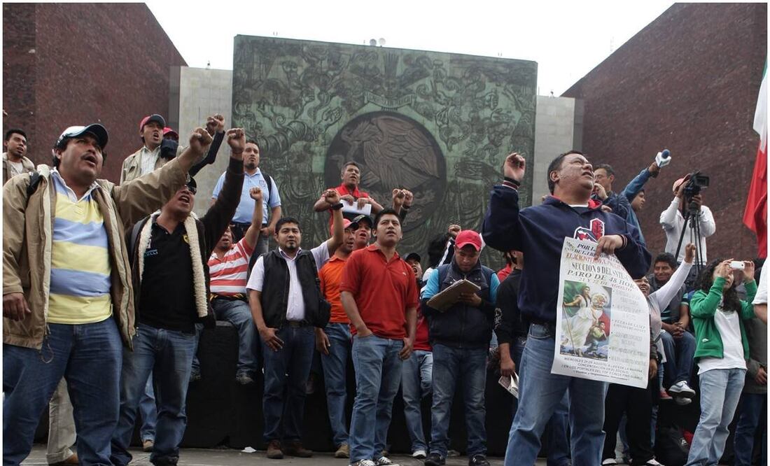 SSC alerta por concentración de maestras y maestros en Cámara de Diputados; ofrecen rutas alternas. Foto: EFE/ Archivo