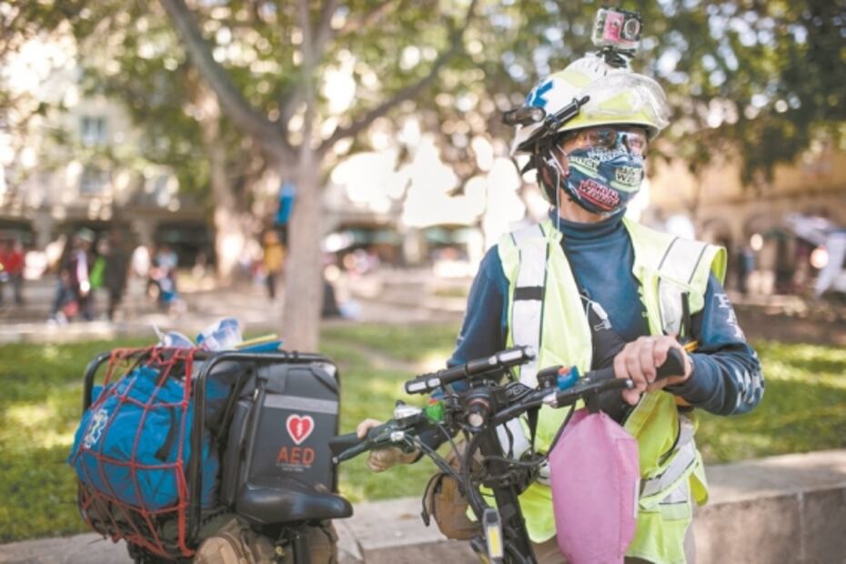 Bici-ambulancias: Atención médica va en dos ruedas