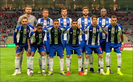 'Tecatito' Corona, titular hasta en partido de copa con el Porto