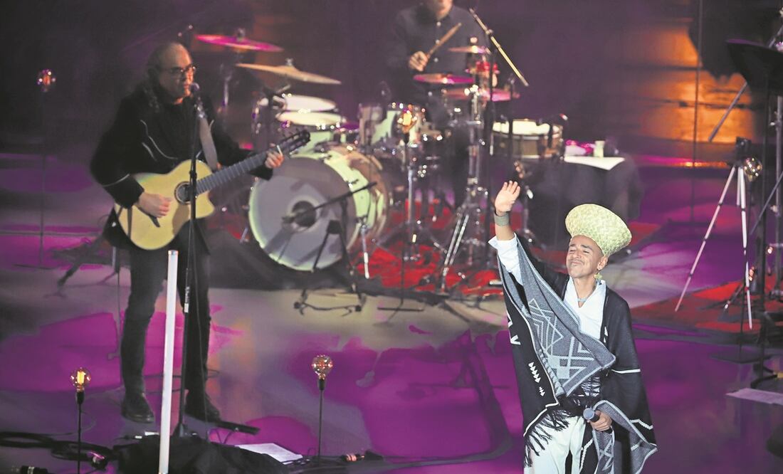 El grupo dedicó su show a todas sus “flores”. Foto: BERENICE FREGOSO. EL UNIVERSAL