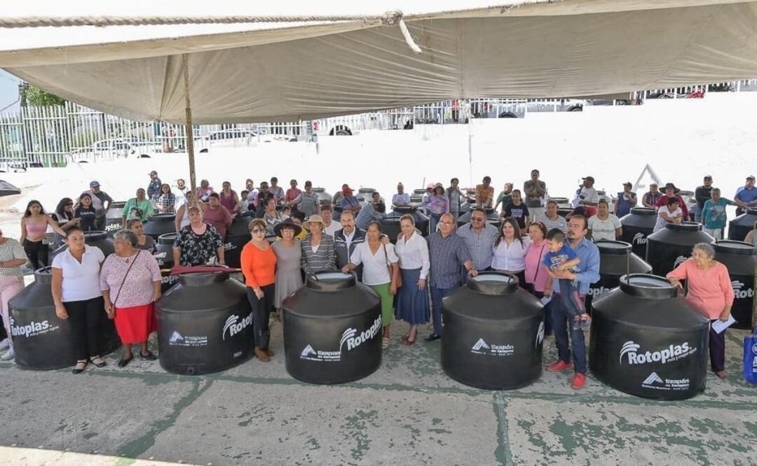 El alcalde explicó que su labor es distribuir el agua que se recibe para Atizapán de Zaragoza por parte del Gobierno Federal, a través de la CONAGUA. Foto:Especial