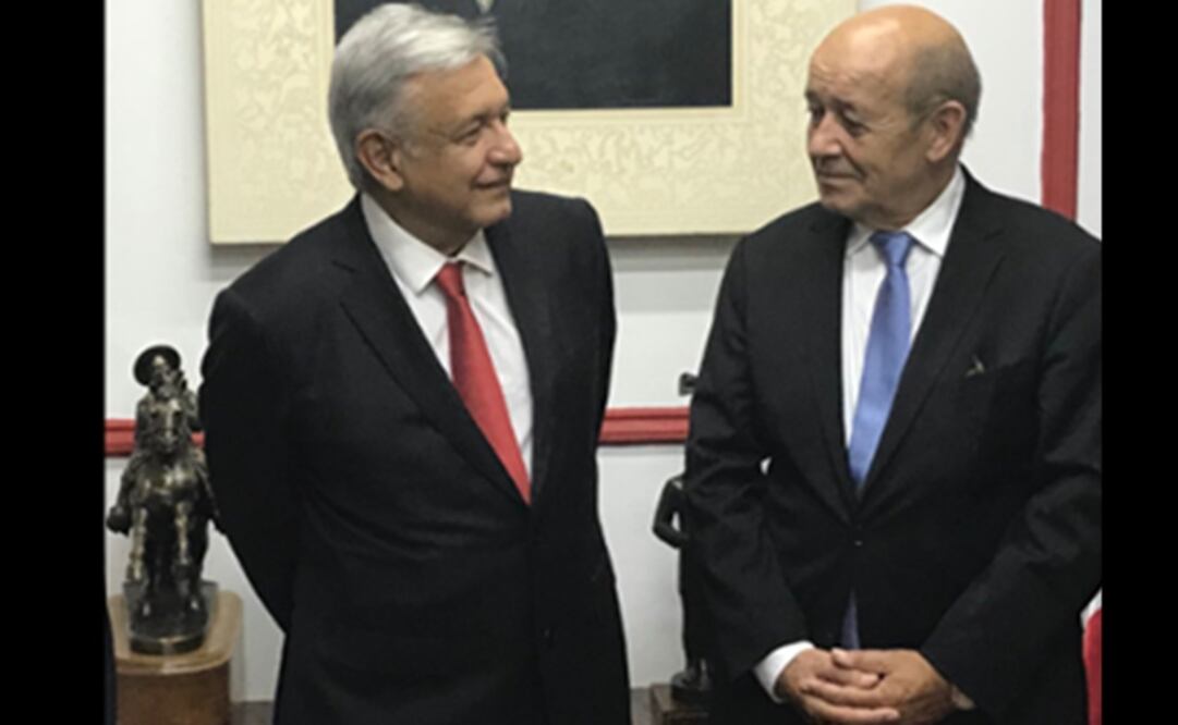 El presidente electo se encuentra reunido con el ministro francés, Jean-Yves Le Drian, ante la presencia del próximo canciller Marcelo Ebrard, en la casa de transición de la colonia Roma. Foto: Ariel Ojeda/El Universal