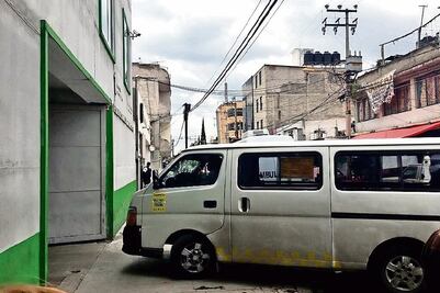 Víctima de abuso sexual en Edomex no reconoce a atacante entre choferes presentados a autoridades