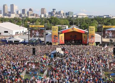 De Santana y Lila Downs a la gastronomía y el arte popular mexicanos, los invitados especiales del New Orleans Jazz & Heritage Festival