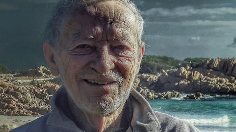 La historia del hombre que lleva 32 años viviendo solo en una isla que ahora abandonará