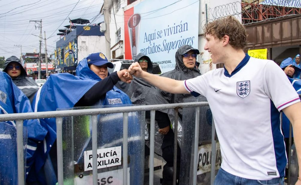 Operativo por partido de México-Inglaterra deja 120 personas detenidas; participan 17 mil elementos de la SSC.
Foto: Especial.