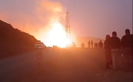 Se incendia de nuevo pozo petrolero en Veracruz tras fuerte explosión; autoridades evacuan a pobladores 