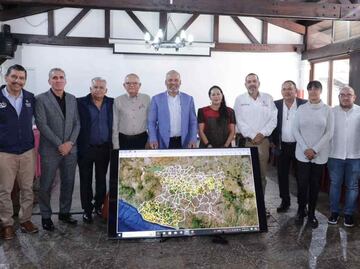 Semarnat realizará estudios de impacto ambiental para certificación voluntaria del cultivo de aguacate en Michoacán