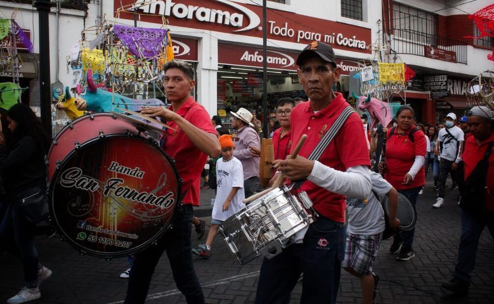 Banda San Fernando en celebración de Sábado de Gloria en Xochimilco. Foto: Brenda Martínez / El UNIVERSAL