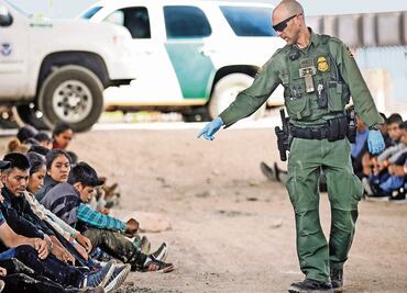 Mexico presents a development plan for Central America that could reduce migration