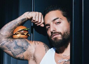 Maluma posa con comida en el cuerpo, ¿de qué trata el nuevo negocio del cantante?