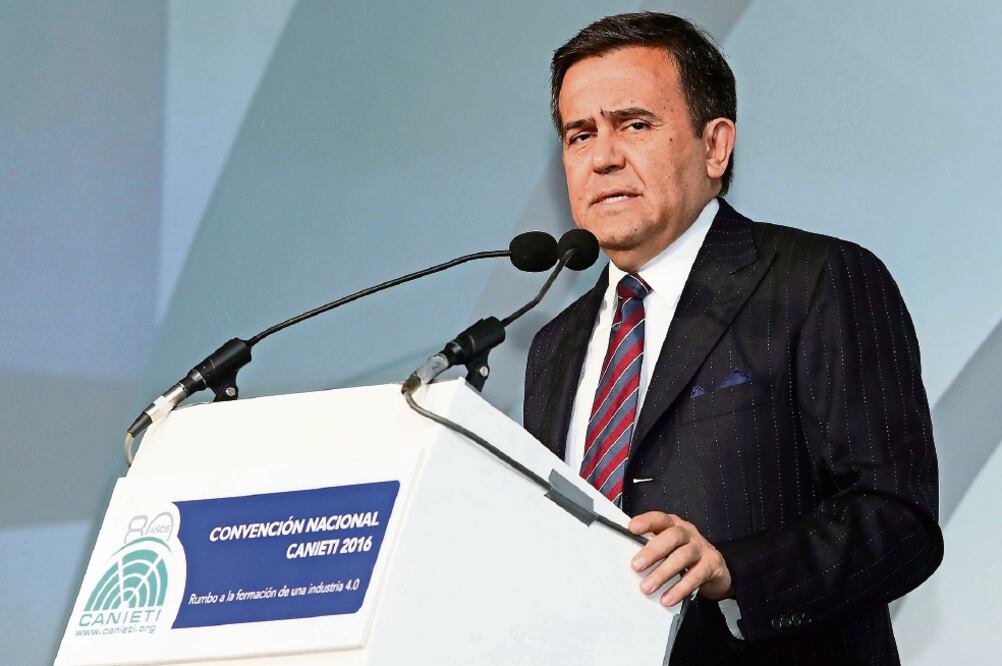 El titular de la Secretaría de Economía, Ildefonso Guajardo, durante su participación en la Convención Nacional de la Canieti 2016 (ARIEL OJEDA. EL UNIVERSAL)