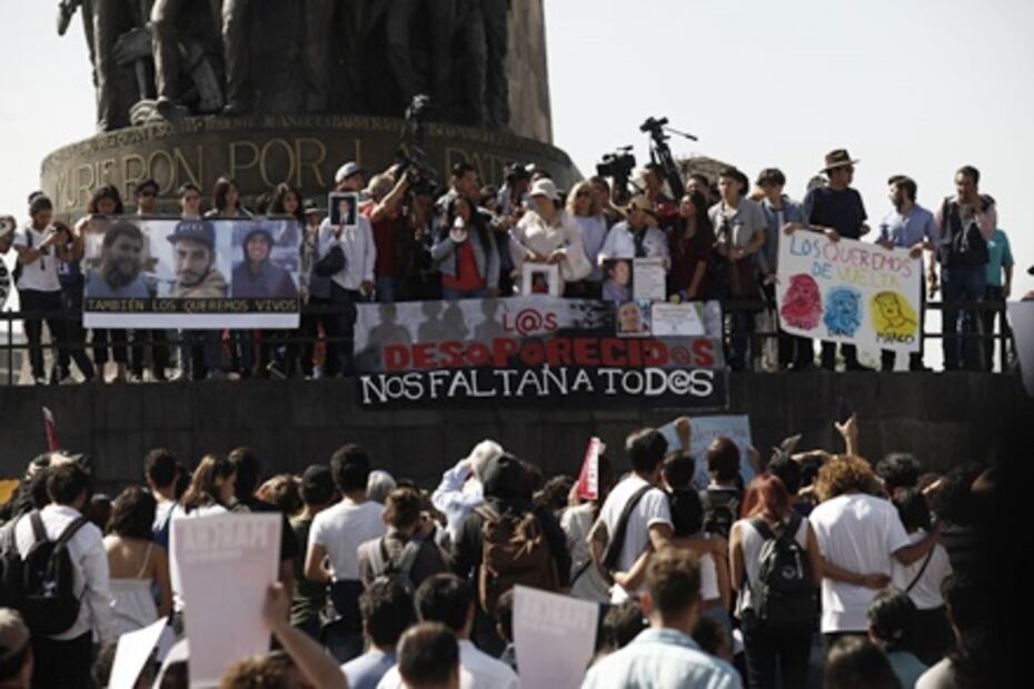 Con marcha en Guadalajara exigen hallar a los 3 estudiantes de cine