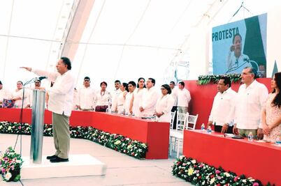 Con la promesa de un gobierno austero, rinden protesta 17 alcaldes de Tabasco