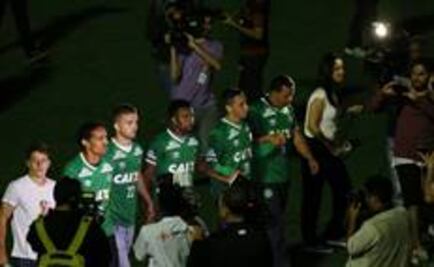 El Homenaje al Chapecoense desde el Atanasio Girardot