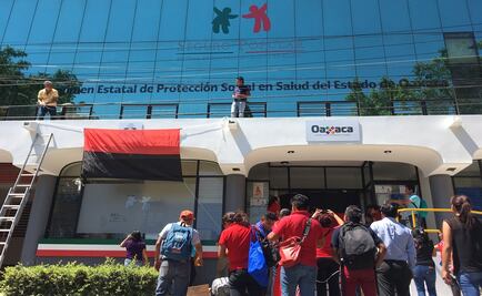 Realizan huelga en Seguro Popular de Oaxaca