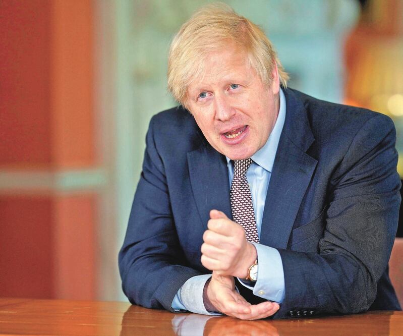 Precaución. El primer ministro británico, Boris Johnson, durante su discurso sobre el plan de desconfinamiento. Foto: AP