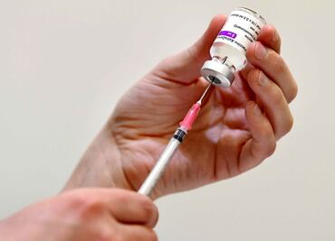 UE podría bloquear exportaciones de AstraZeneca si no recibe dosis prometidas