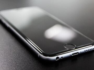 Detienen en EU a “popular” entrenador de fútbol tras hallar en su teléfono fotos de niños violados