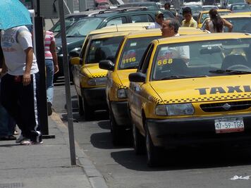 Semovi concesionará taxímetros y aplicación para taxis con GPS