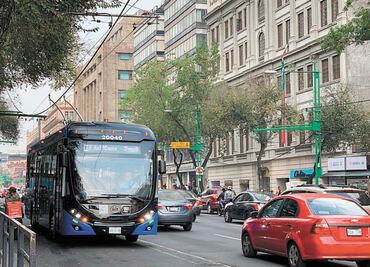 Prueban trolebuses chinos en la capital