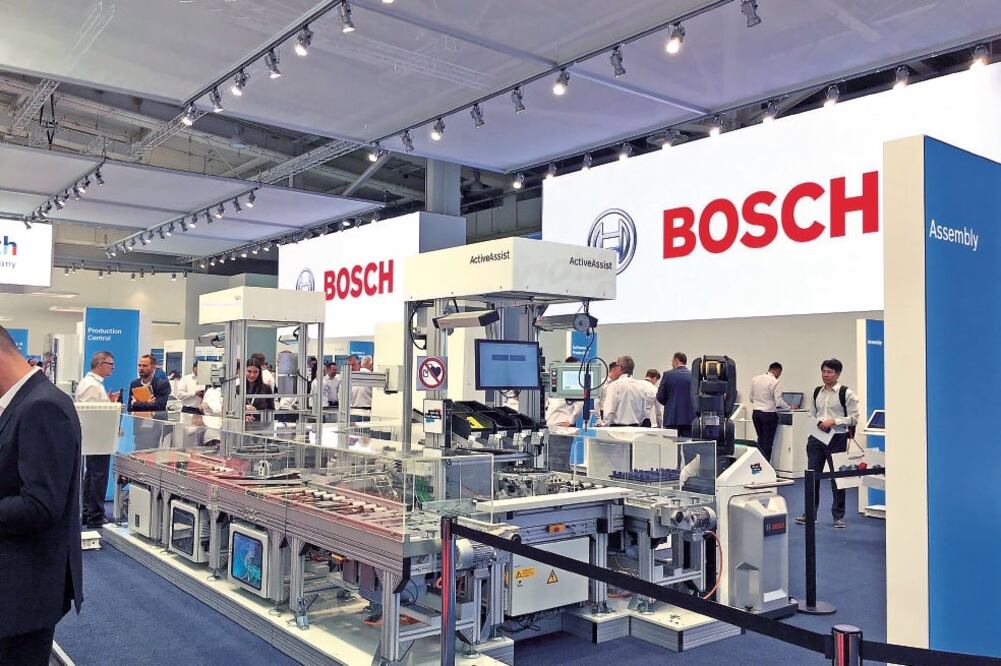 El gobernador Juan Manuel Carreras y Uwe Gackstatter, presidente de Bosch Diesel Systems Division, hablaron acerca de los planes que la empresa tiene para San Luis Potosí .