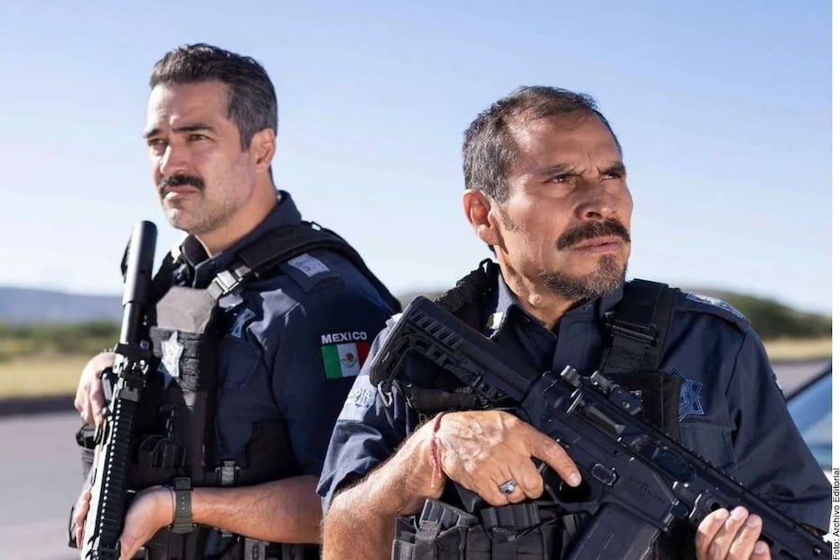 Alfonso Herrera y Noé Hernández dan vida a los dos agentes heroicos que deben trasladar y sostener con vida al archibuscado narcolíder del Cártel de Sinaloa. Especial.