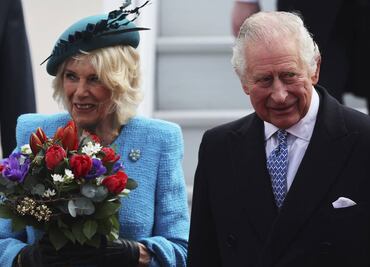 Carlos III llega a Alemania para su primera visita como rey de Inglaterra